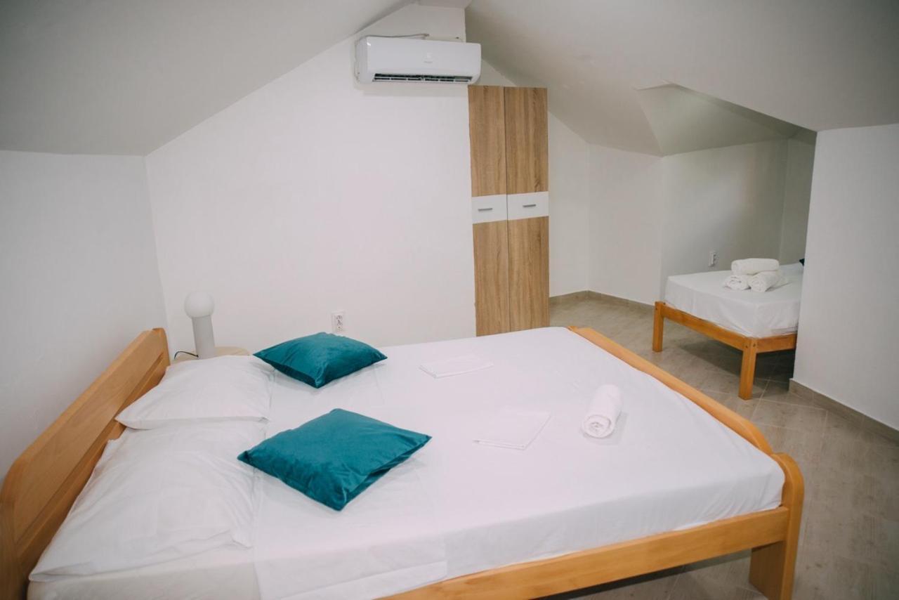 Lovely Apartment Moki Near The Center Kotor Bagian luar foto