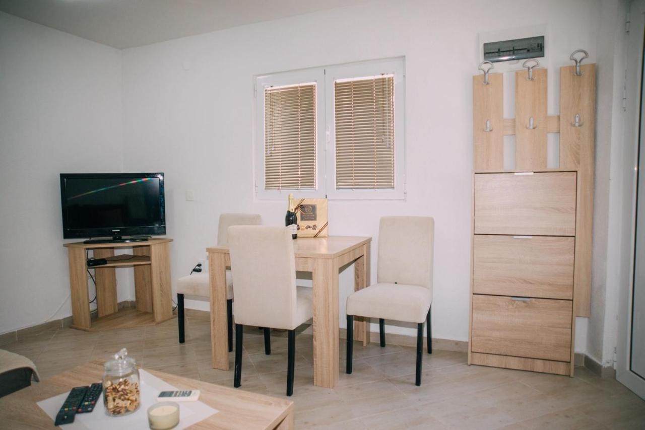 Lovely Apartment Moki Near The Center Kotor Bagian luar foto